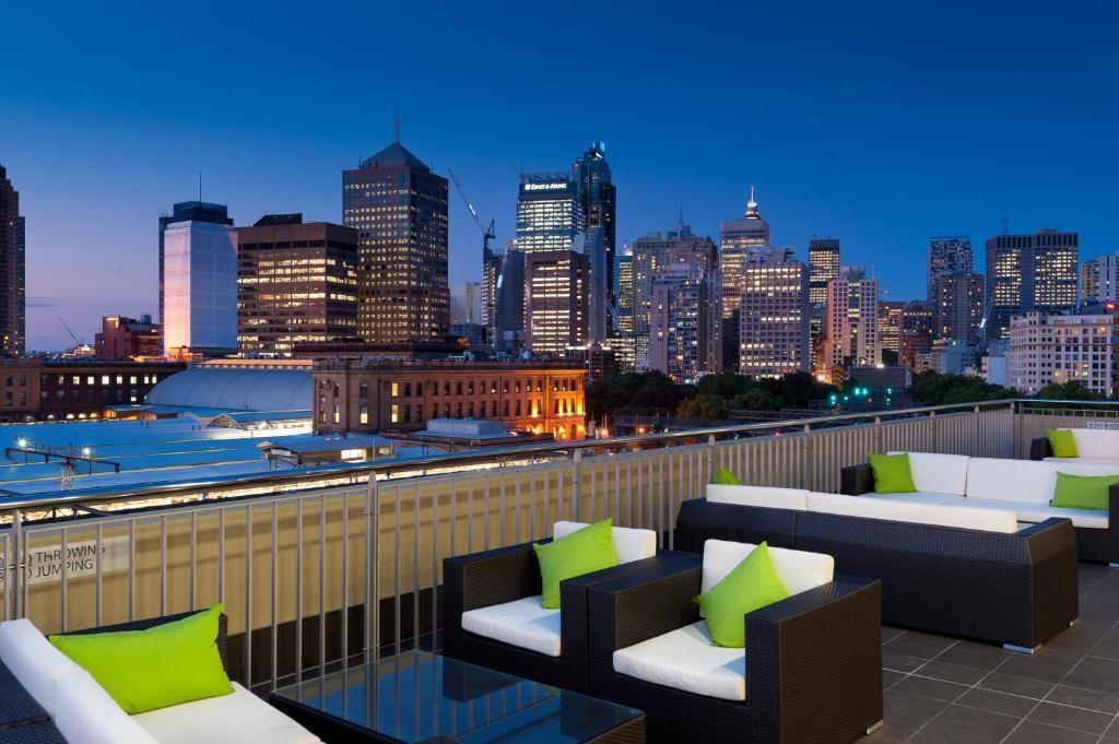 Surry Hills Bounce Sydney旅舍 外观 照片 The rooftop lounge at the Hotel Commonwealth